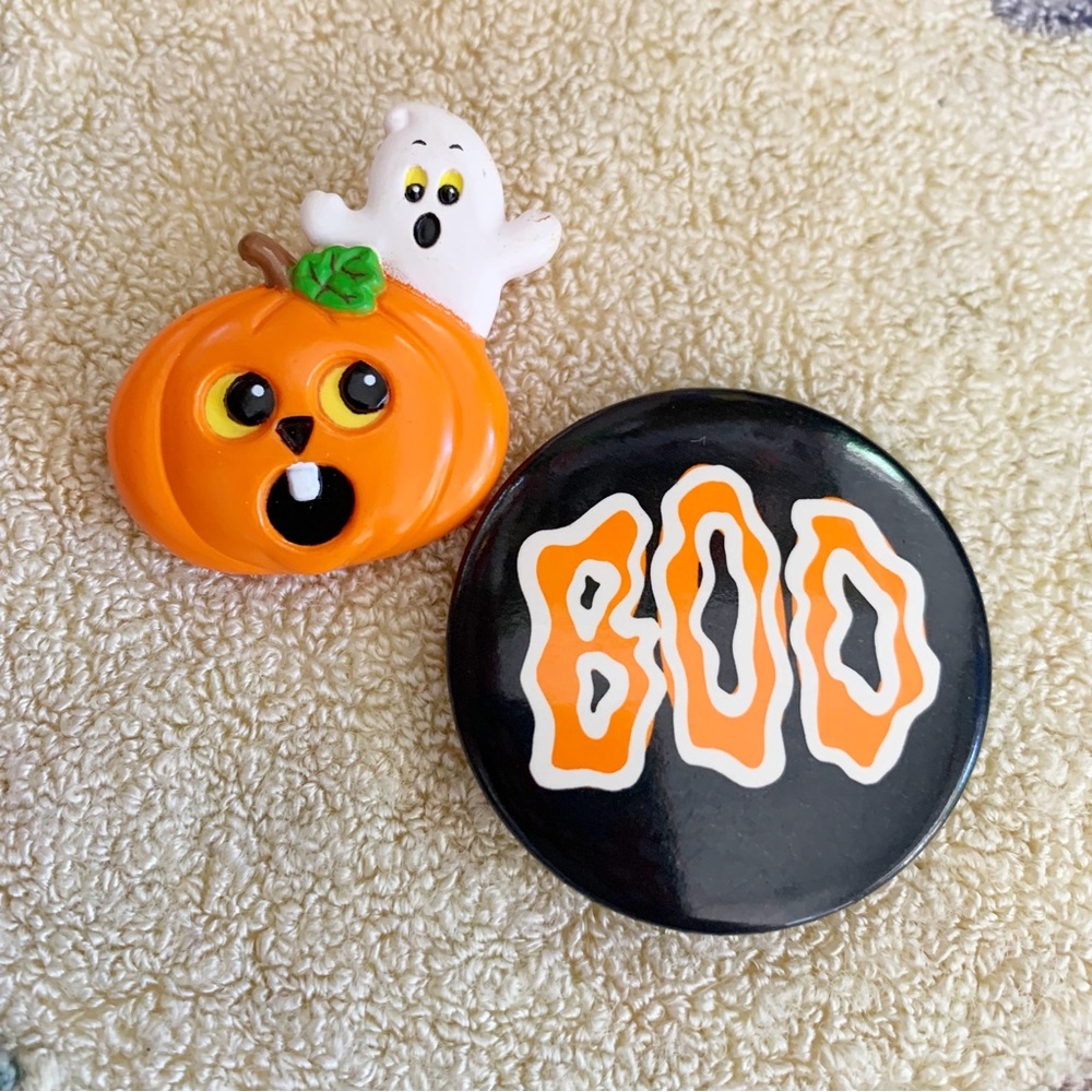 Vintage RUSS Halloween Pumpkin Ghost Pin Brooch Plastic Made In Hong Kong